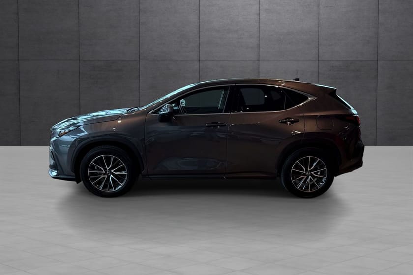 Bilde 2 av Lexus NX 450h+ Executive tech