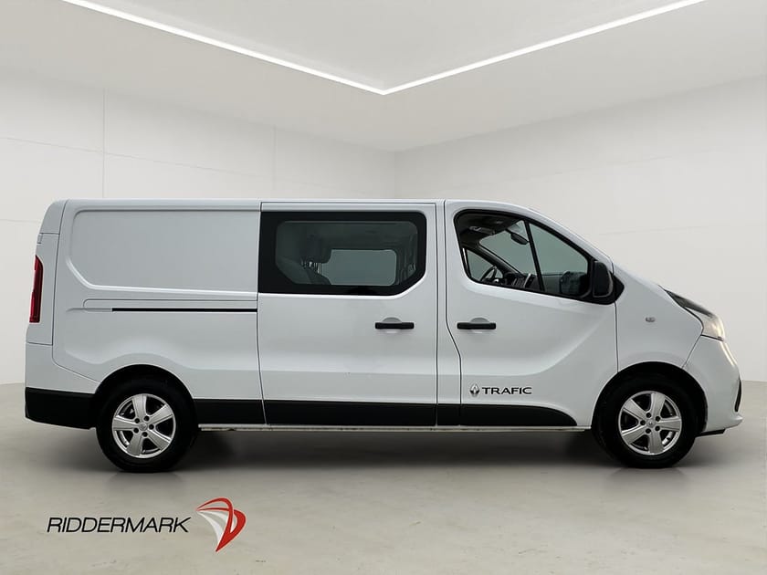 Bild 2 av Renault Trafic Skåpbil L2 Dubbelhytt Drag Värm 2xDörr PDC 6-Sit MOMS