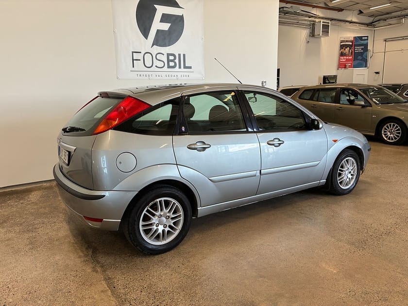 Bild 4 av Ford Focus 5-dörrars 1.6 Flexifuel Motorvärmare Kamremsbytt SoV
