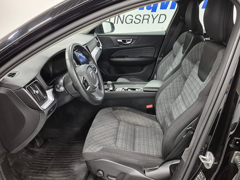 Bild 2 av Volvo V60 Cross Country B4 MILDHYBRID AWD CORE 197HK 4x4