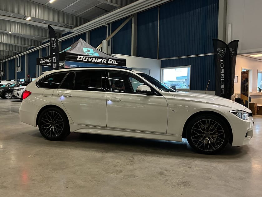 Bild 2 av BMW 330i xDrive Touring 252Hk Steptronic M Sport | Drag | V-hjul