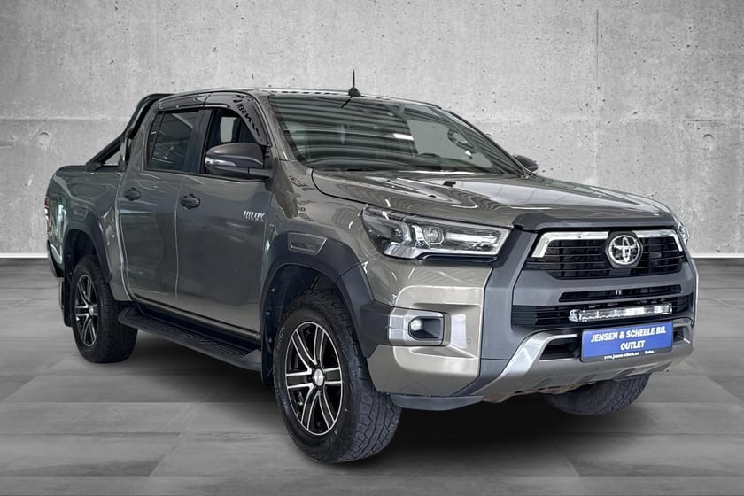 Bilde 1 av Toyota Hilux Dobbelcab 2.8D 204HK 4WD SR+, Hengerfeste, Led bar.