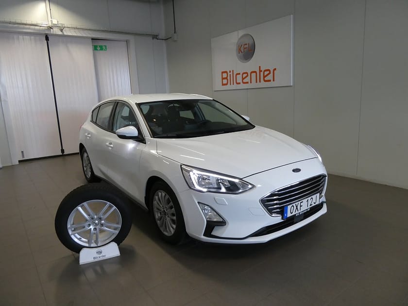 Bild 1 av Ford Focus 1.0 Titanium V-Däck ingår-Carplay-AdaptivFH-Keyless