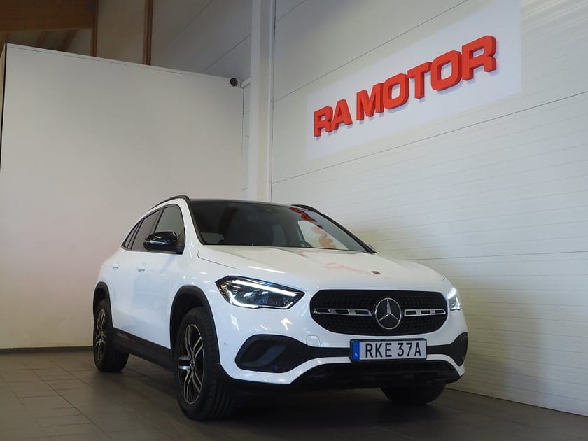 Bild 1 av Mercedes-Benz GLA 200 d 8G-DCT Progressive Line Pano Drag Navi Kamera