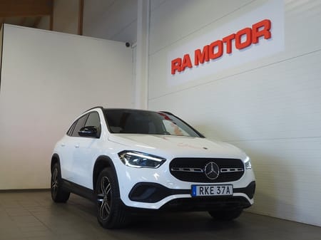 Mercedes-Benz GLA 200 d 8G-DCT Progressive Line Pano Drag Navi Kamera