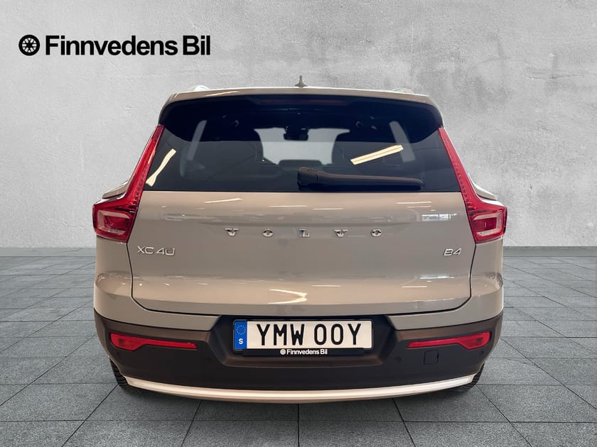 Bild 4 av Volvo XC40 B4 FWD Bensin Core SE II(V-hjul, 360 kamera , Drag)