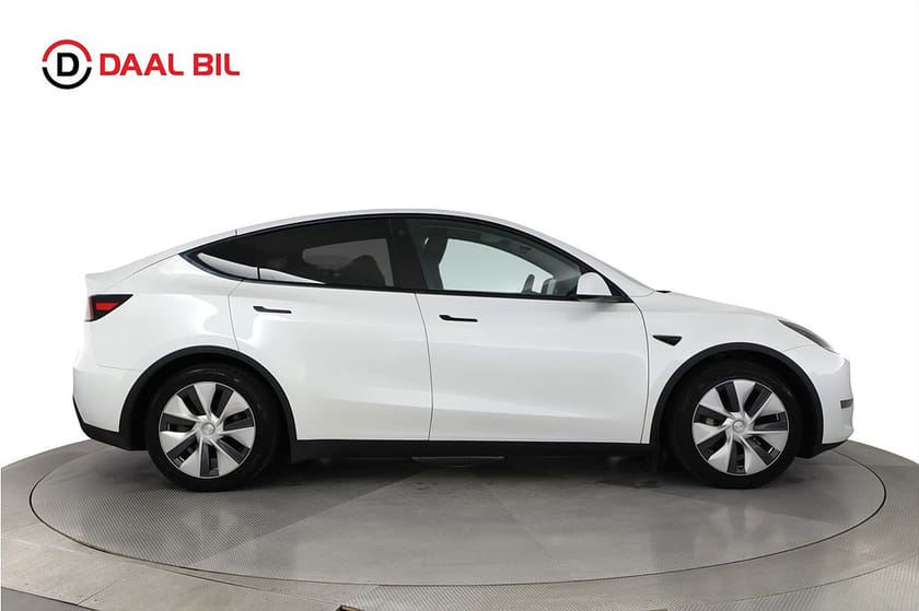 Bild 5 av Tesla Model Y Long Range AWD 514HK DRAG AUTOPILOT PANO P-VÄRM