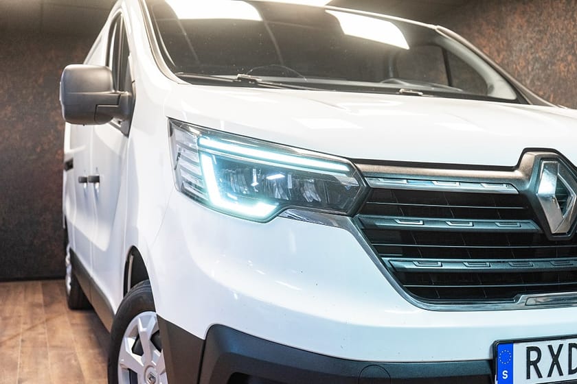 Bild 4 av Renault Trafic Skåpbil 3.0t 2.0 dCi 130 | MOMS | Lång | Värmare | 1811 kr/mån