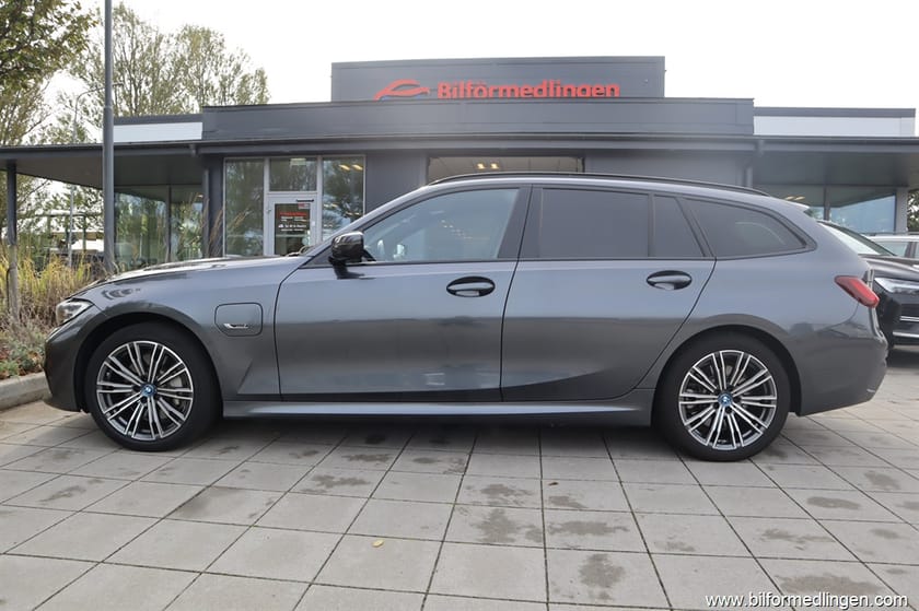 Bild 1 av BMW 330e xDrive Touring