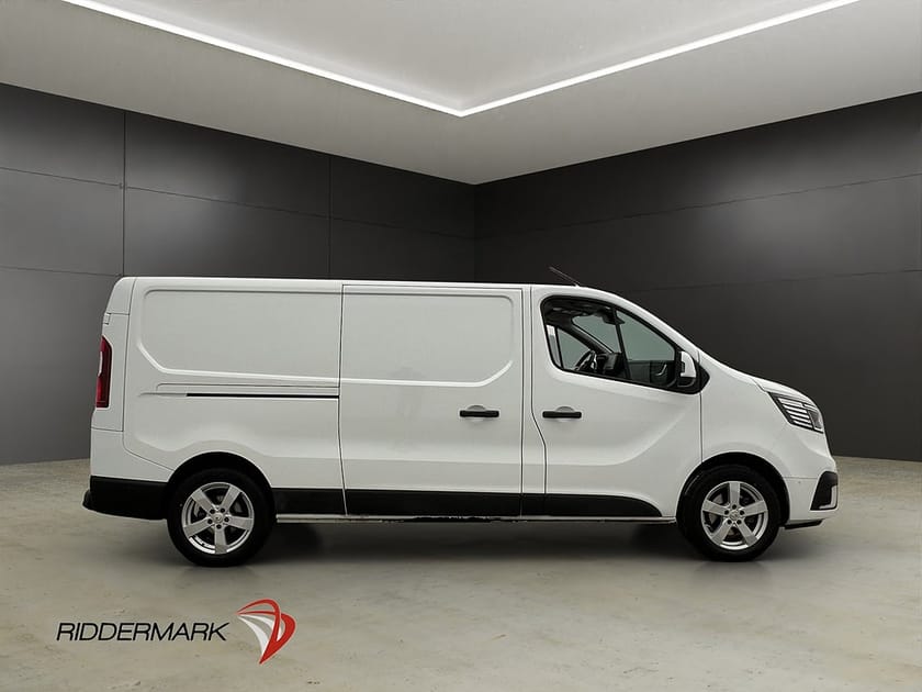 Bild 2 av Renault Trafic Skåpbil L2 Värmare Dragkrok LED B-Kamera CARPLAY MOMS