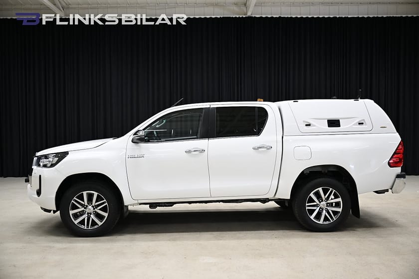 Bild 2 av Toyota Hilux Dubbelhytt 2.4 AWD 150HK Automat|Dubbelhytt|Kåpa|Drag|Värmare|Moms