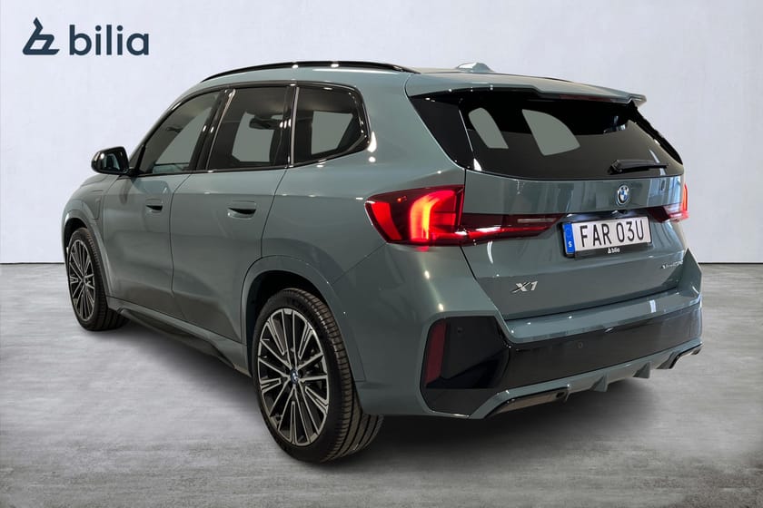 Bild 2 av BMW X1 xDrive25e M Sport / Driving Plus / 20" / Drag