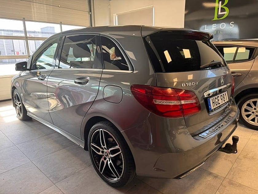 Bild 4 av Mercedes-Benz B 180 d AMG Sport 1 Brukare  B-kamera/ Drag