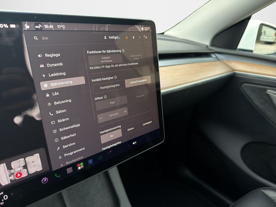Tesla Model Y Long Range AWD, bild 16 av 18