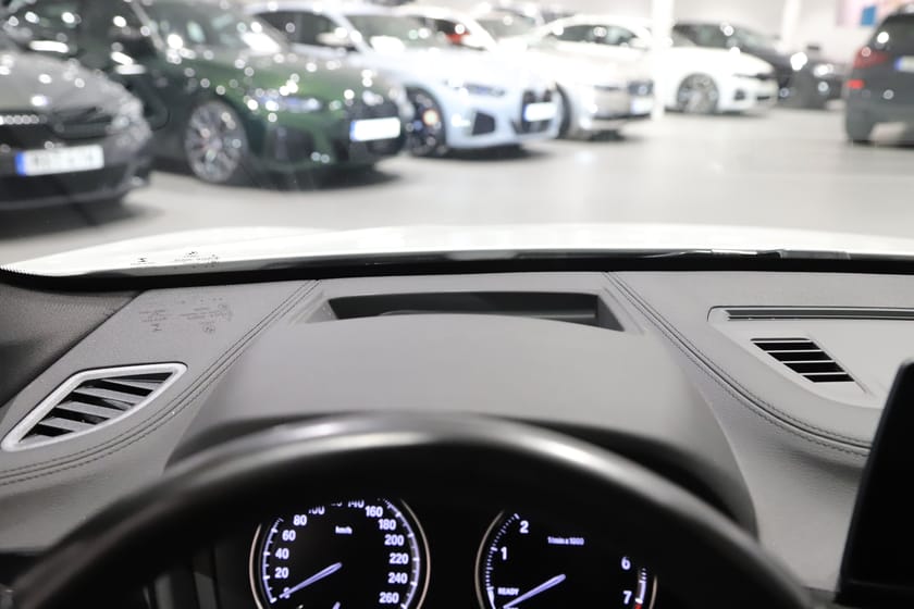 Bild 4 av BMW X1 xDrive25e M Sport / HUD / Drag / Adaptiva LED