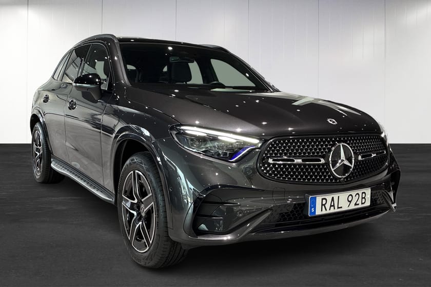 Bild 2 av Mercedes-Benz GLC 300 e 4MATIC AMG Line Panorma Drag