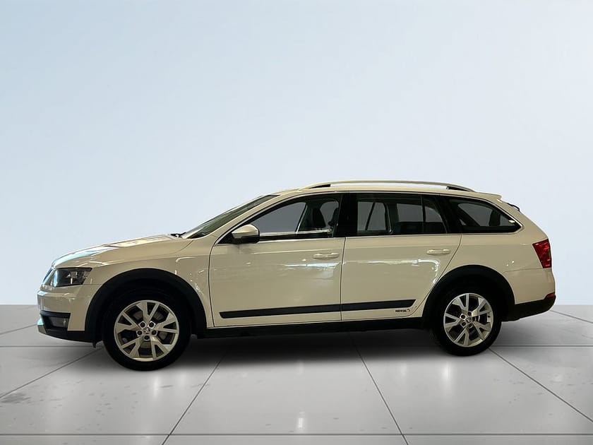Bild 4 av Škoda Octavia Scout Skoda 2.0 TDI 4x4 Aut Dragkrok Mvärmare Farthållare S&V-däck