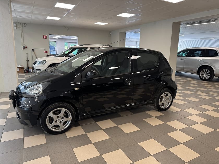 Bild 2 av Toyota Aygo 5-dörrar 1.0 VVT-i Automat B-kamera Värmare