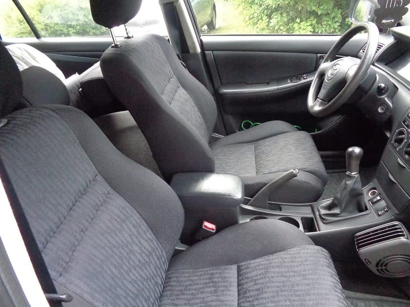 Bild 3 av Toyota Corolla 5D 1.6 VVT-i KAMKEDJA/NYBES/MVG/FULLSERV/FINANS/INBYTE