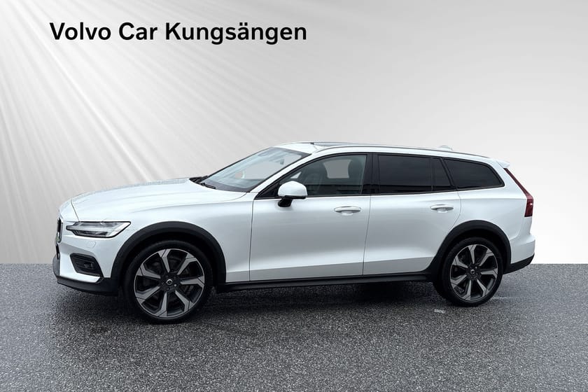 Bild 3 av Volvo V60 Cross Country B4 AWD Diesel Adv Edt DRAG/PANO/360/HARMAN