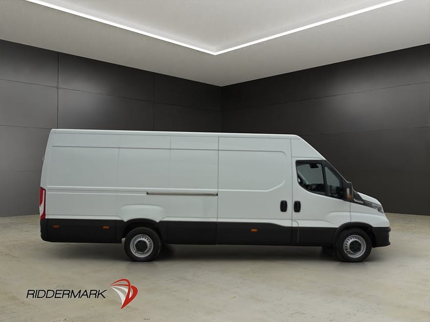 Bild 2 av Iveco Daily 35-140 Van L4H2 2.3JTD 136hk Värmare PDC 3-Sits Moms