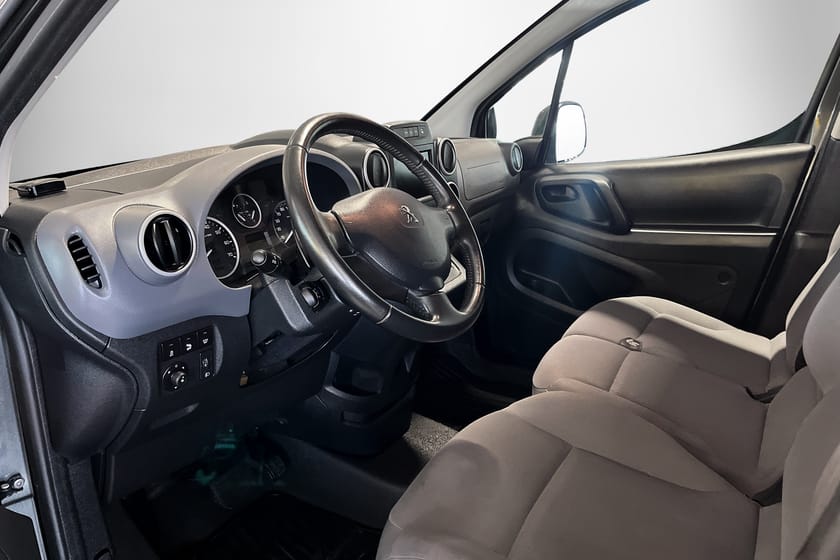 Bild 5 av Peugeot Partner Van Utökad Last AUTOMAT | DUBBLA DÖRRAR | BAKKAMERA | DRAG