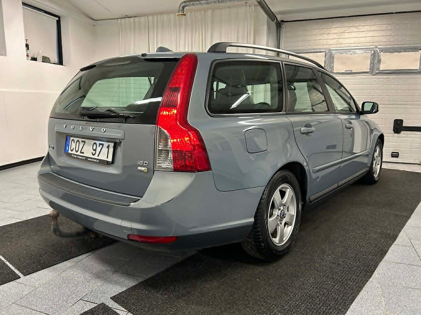 Bild 2 av Volvo V50 1.6 D Kinetic Nybes Drag Helläder Välservad