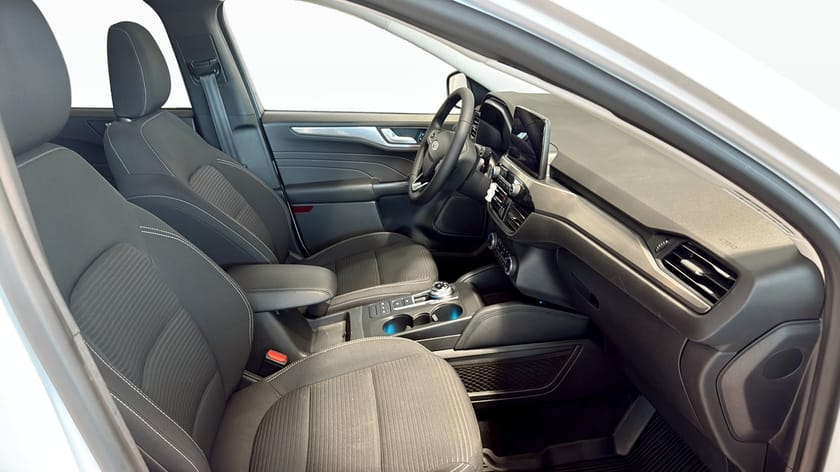 Bild 3 av Ford Kuga Plug-In Hybrid Titanium Laddhybrid med Vinterpaket