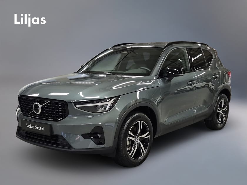 Bild 1 av Volvo XC40 B4 FWD Bensin Plus Dark//Dragkrok//