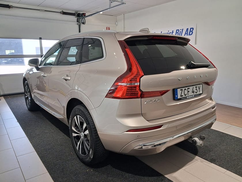 Bild 2 av Volvo XC60 T6 Recharge Core Bright plug in AWD 350HK 4x4 Panorama