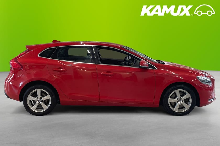 Bild 2 av Volvo V40 D3 Geartronic Momentum Värmare Navi Kamera 150hk