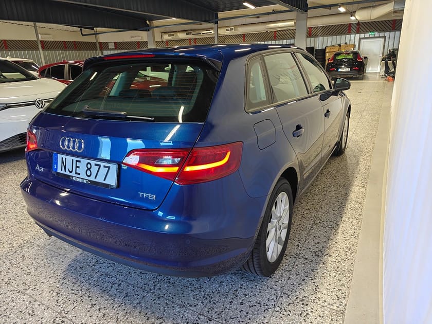 Bild 5 av Audi A3 Sportback 1.2 TFSI, 110hk Attraction, V-Hjul, M-Värmare