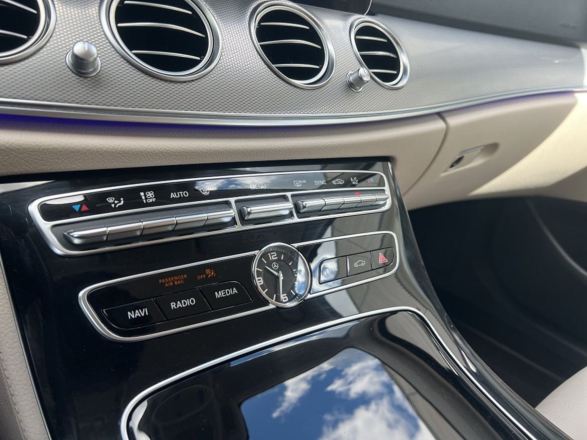 Mercedes-Benz E 220 T d 4MATIC, bild 17 av 17