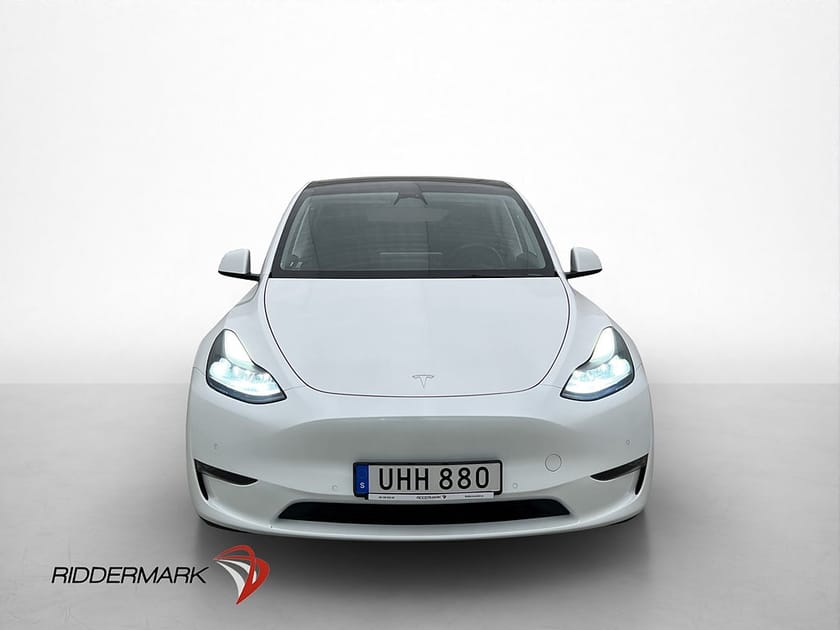 Bild 3 av Tesla Model Y Long Range AWD Svensksåld Panorama