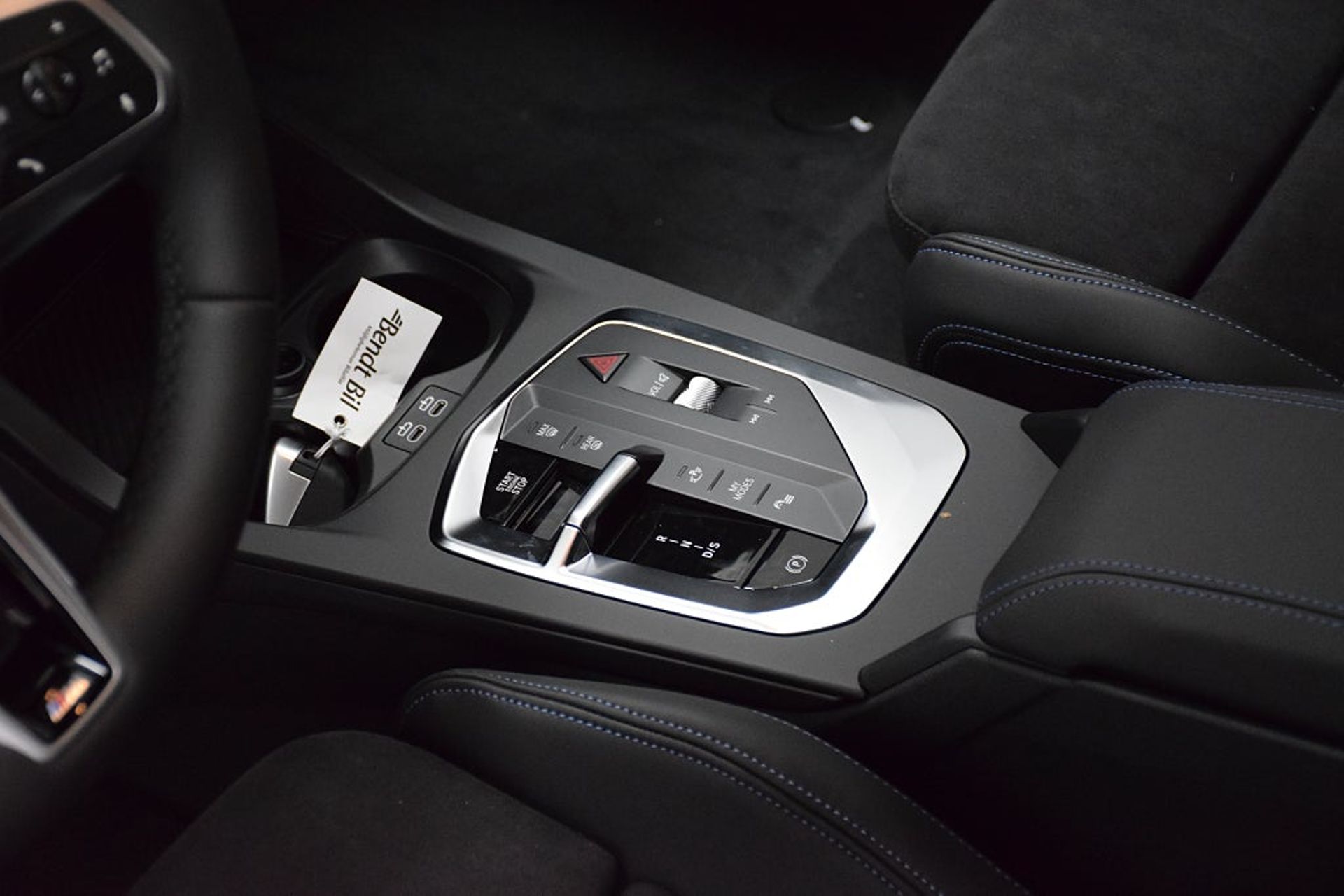 BMW 120 i M Sport 2025, photo 4/10