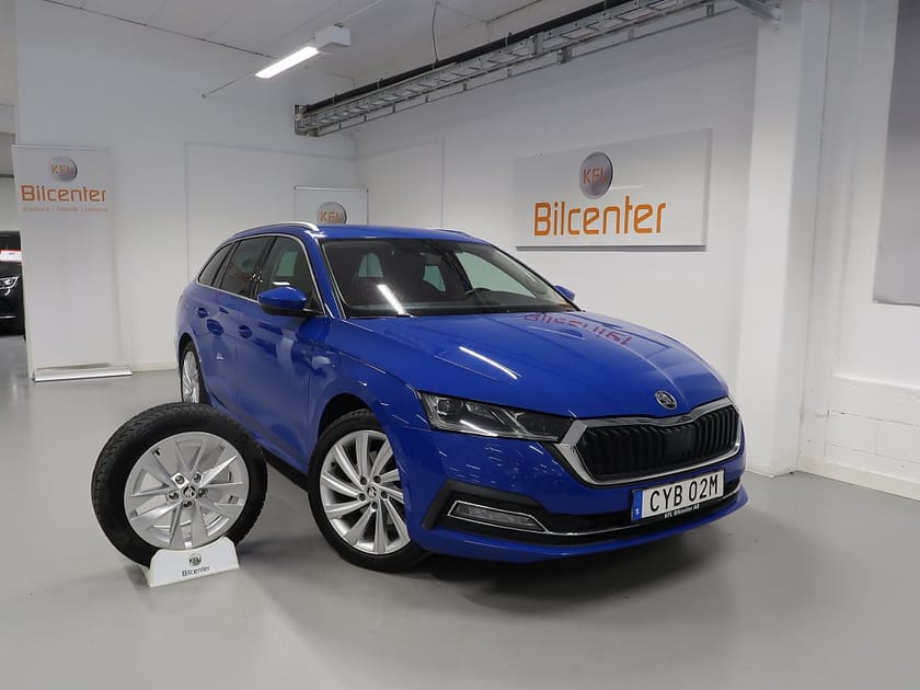 Bild 1 av Škoda Octavia Kombi iV Skoda Style V-Däck ingår Drag-Kamera-Värmare-Elstol-