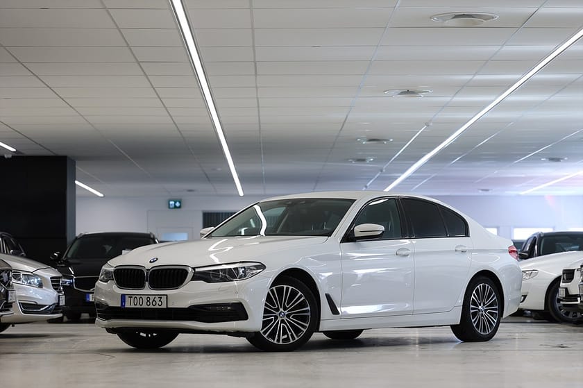 Bild 3 av BMW 520d xDrive Sedan 190hk Sport Line Shadowline B-Kamera Drag