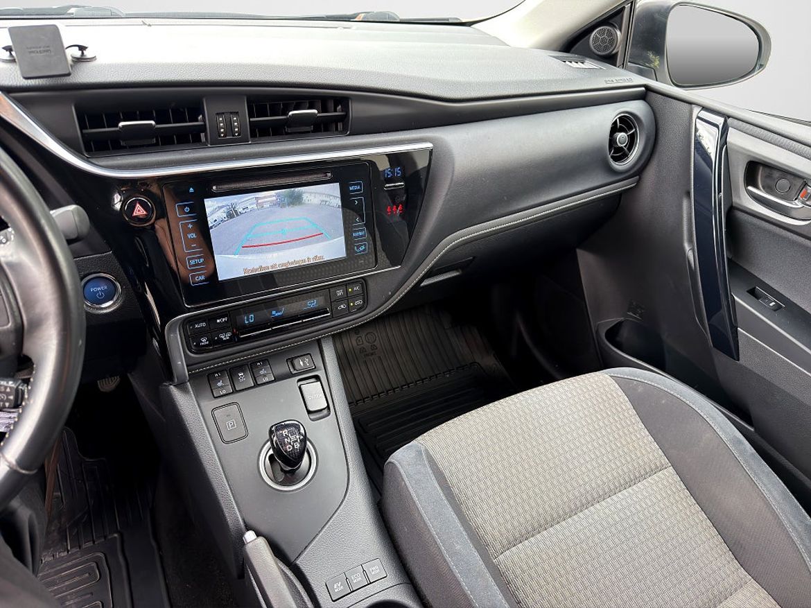 Toyota Auris Hybrid, bild 13 av 16