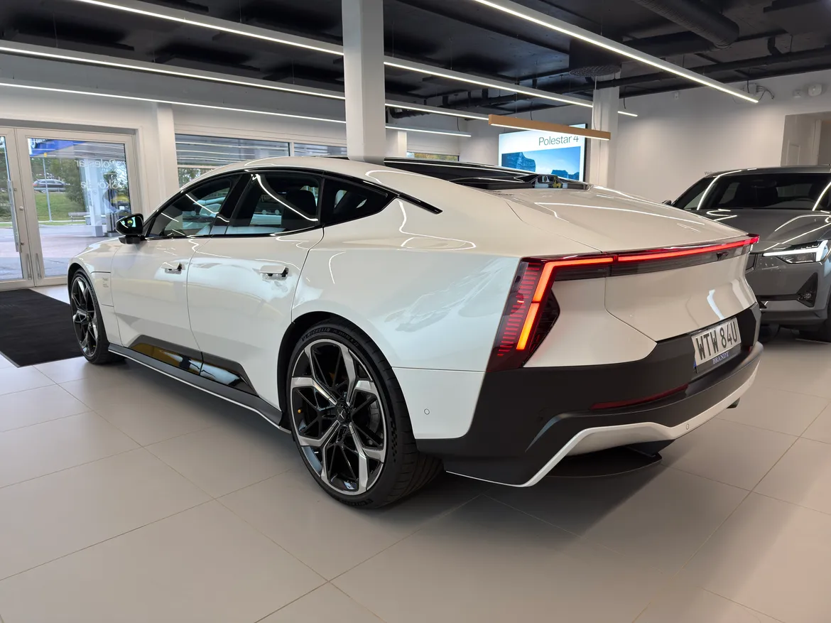 Polestar 5 Performance
