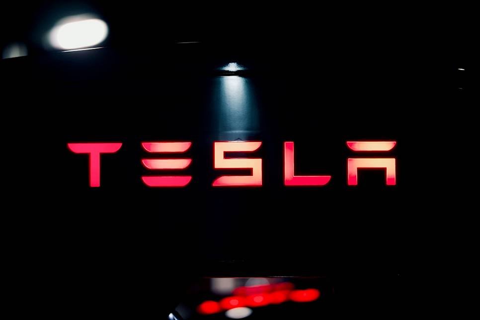 Kommer Tesla lansera sin "superbilliga" bil Model Q?