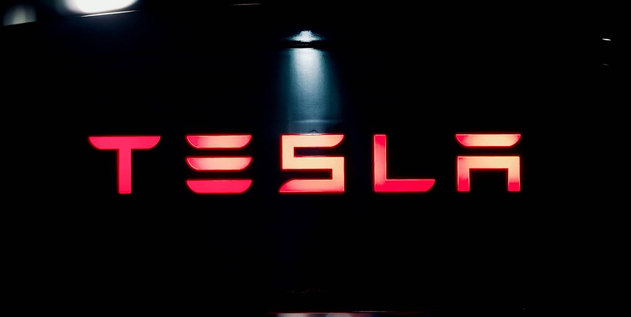 Kommer Tesla lansera sin "superbilliga" bil Model Q?