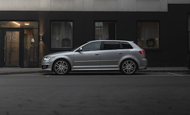Sälj bilen tryggt och få pengarna snabbt – med ett par klick