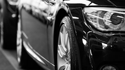 Köpa bil av en bilhandlare - allt du behöver veta