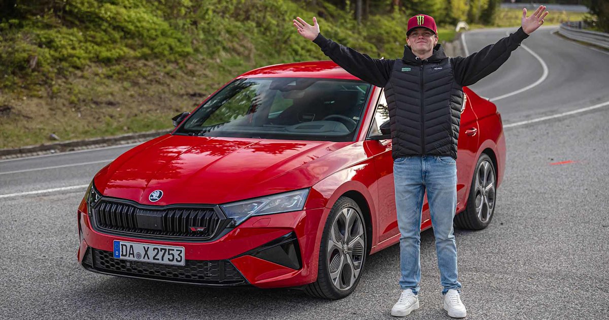 Solberg Logotype Rallystjärnan Oliver Solberg provkör Nya Škoda Octavia RS - Wayke