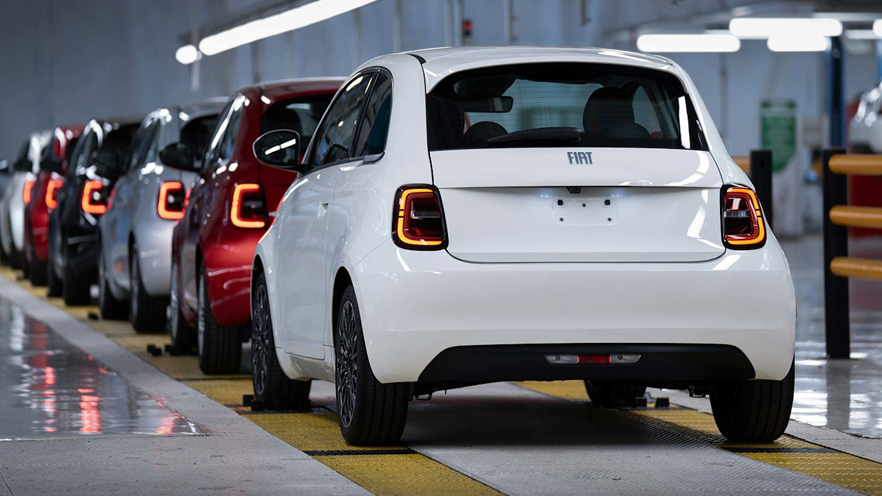 Förserietillverkningen av nya Fiat 500 Hybrid har startat