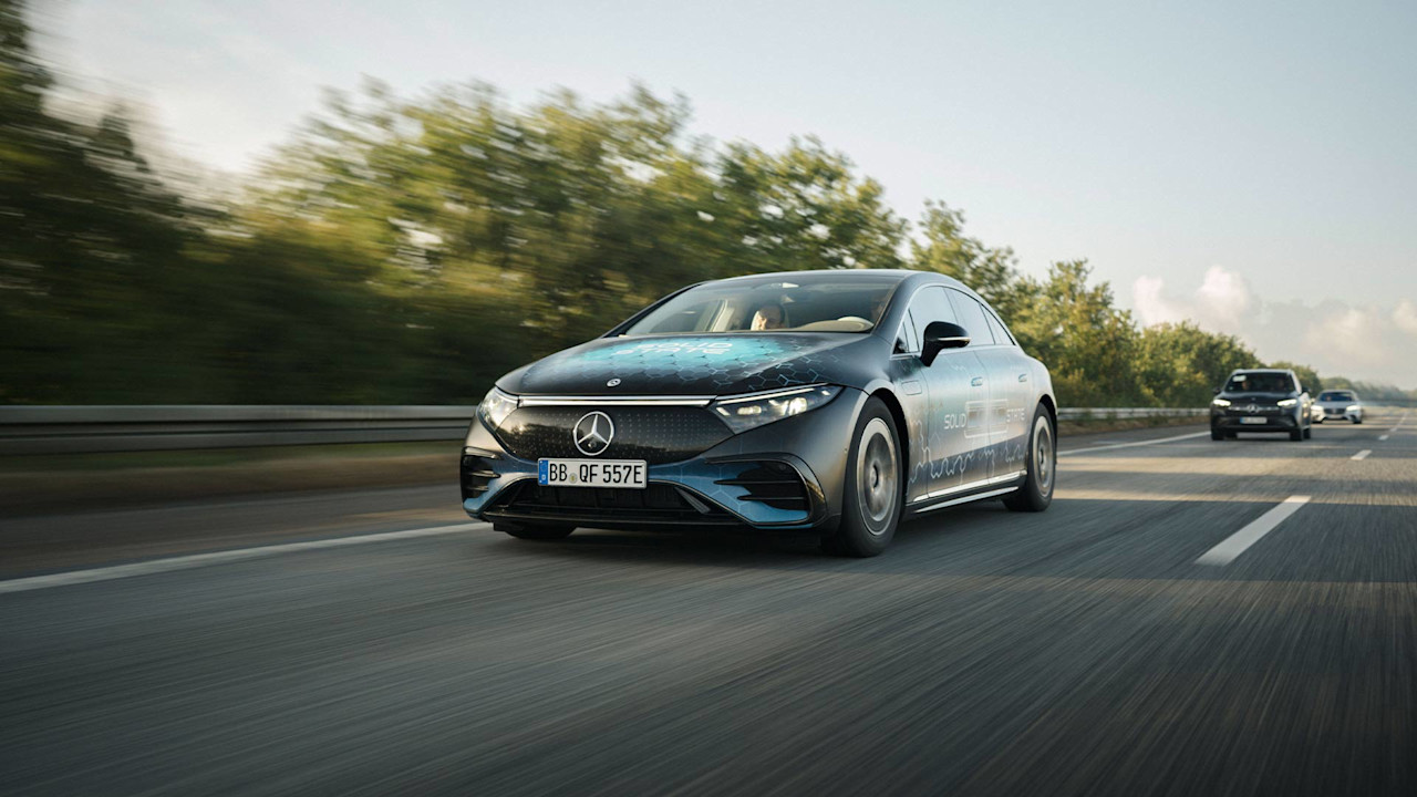 Mercedes-Benz EQS slår rekord – kör över 1 200 km utan laddstopp