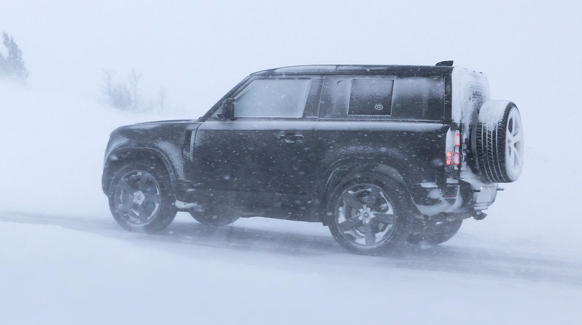 Land Rover Defender 110 D240 (XBX99J) - Wayke