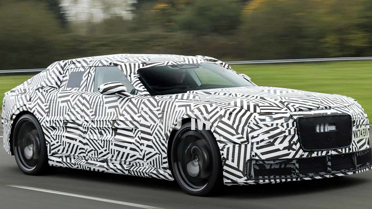 Omdebatterade Jaguar Type 00 testas i Spanien