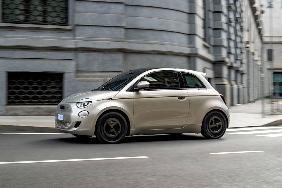 Produktionen av Fiat 500e pausad på obestämd tid