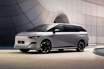 Xpeng X9 gör entré i Europa